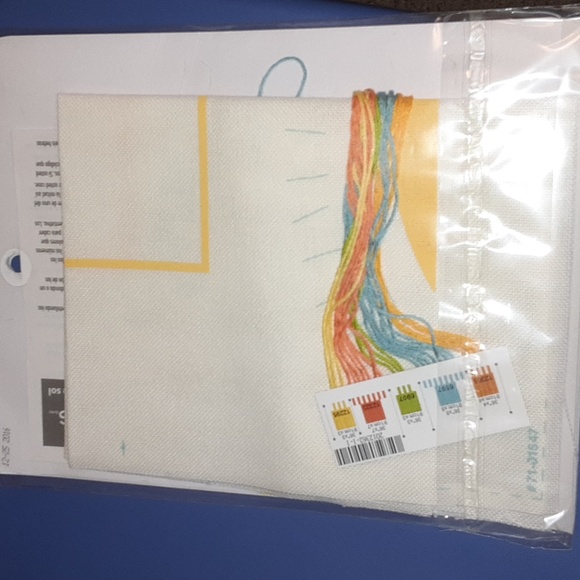 Hello Sunshine Embroidery kit by Dimensions - Picture 3 of 3